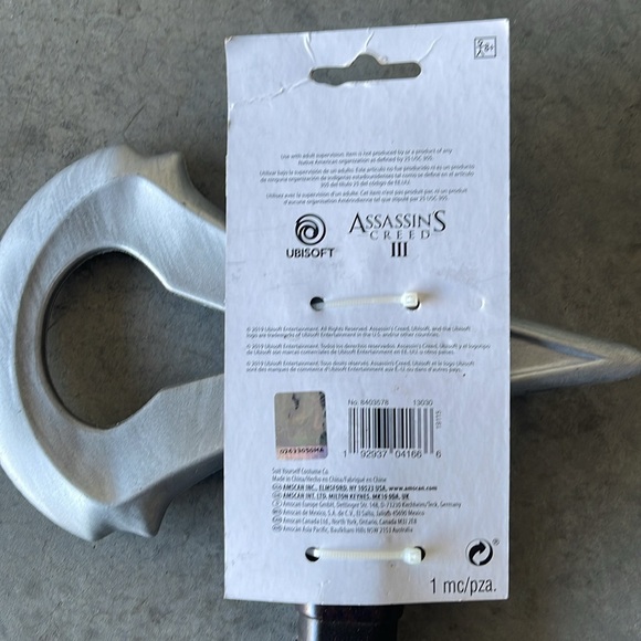 Assassins Creed Tomahawk Costume Accessory! New! - Picture 4 of 5